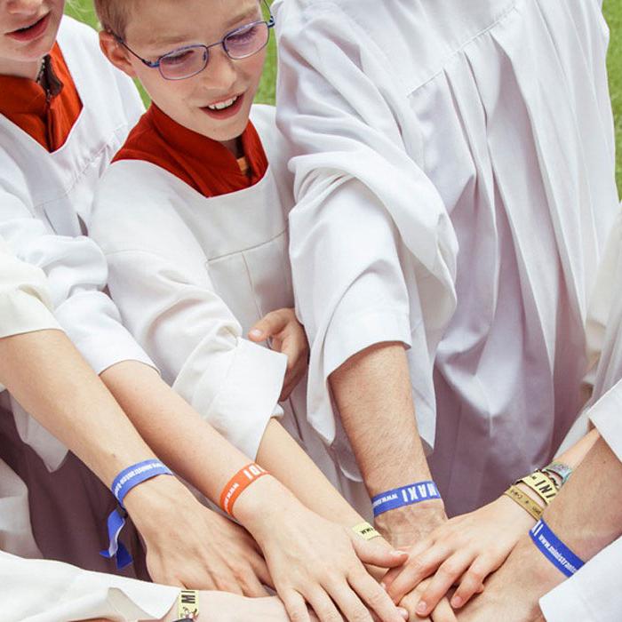 Ministrantinnen und Ministranten