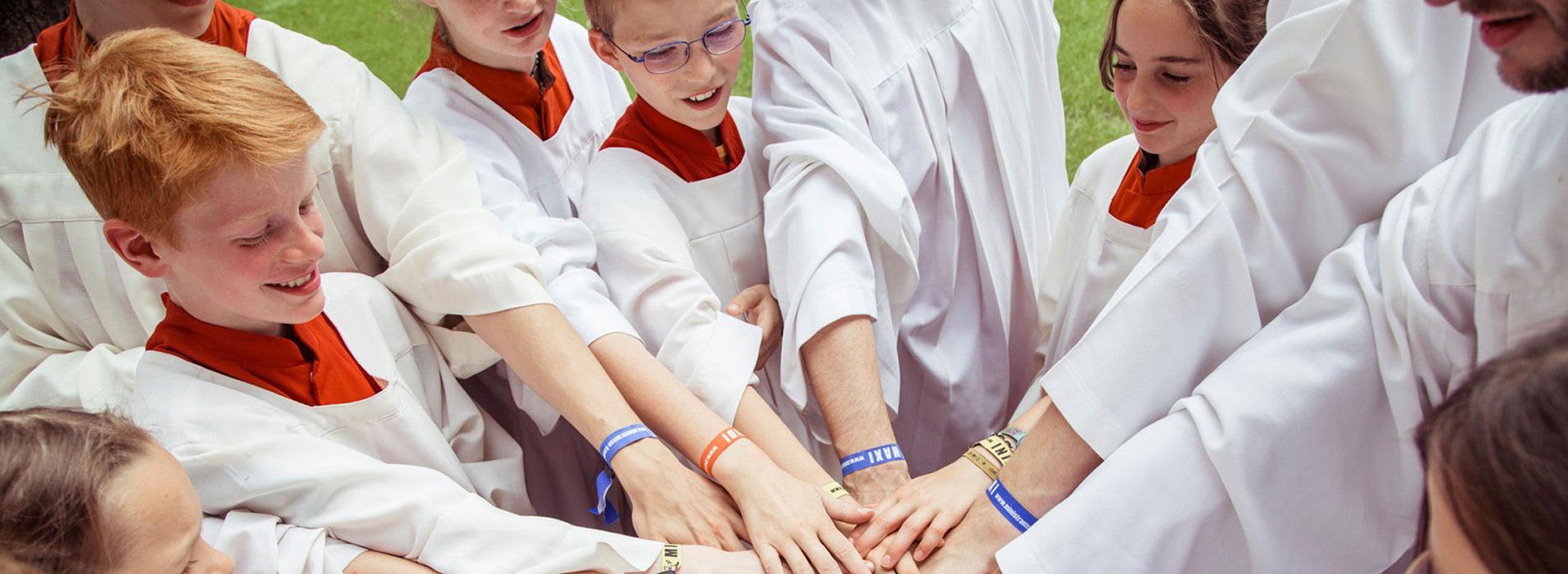 Ministrantinnen und Ministranten