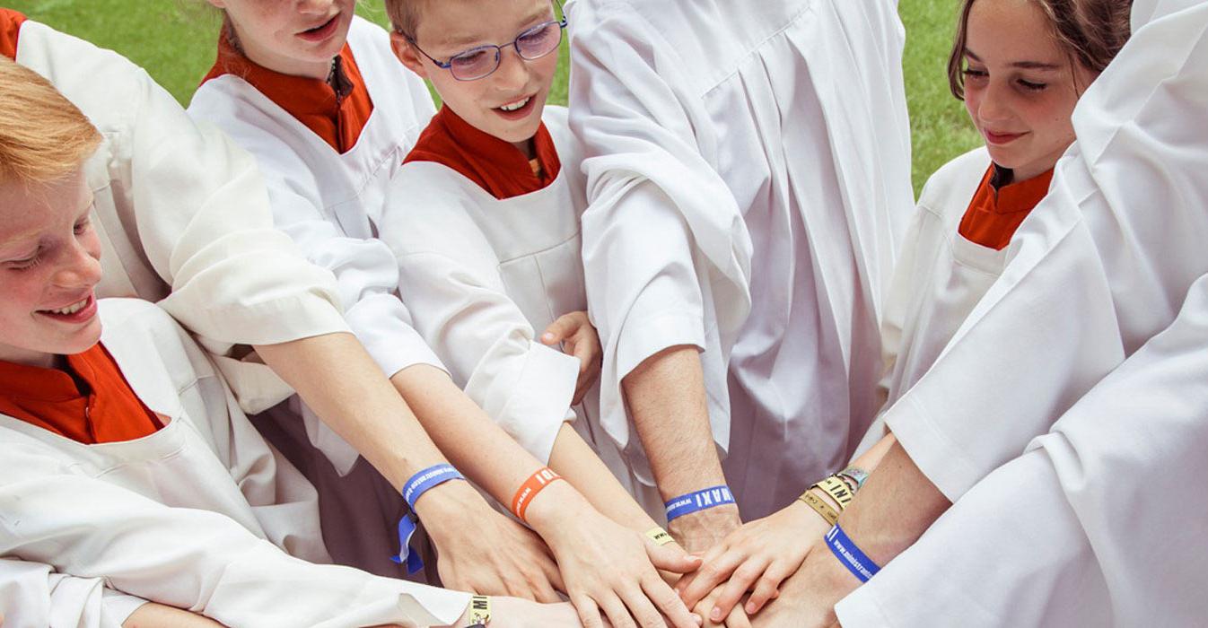 Ministrantinnen und Ministranten