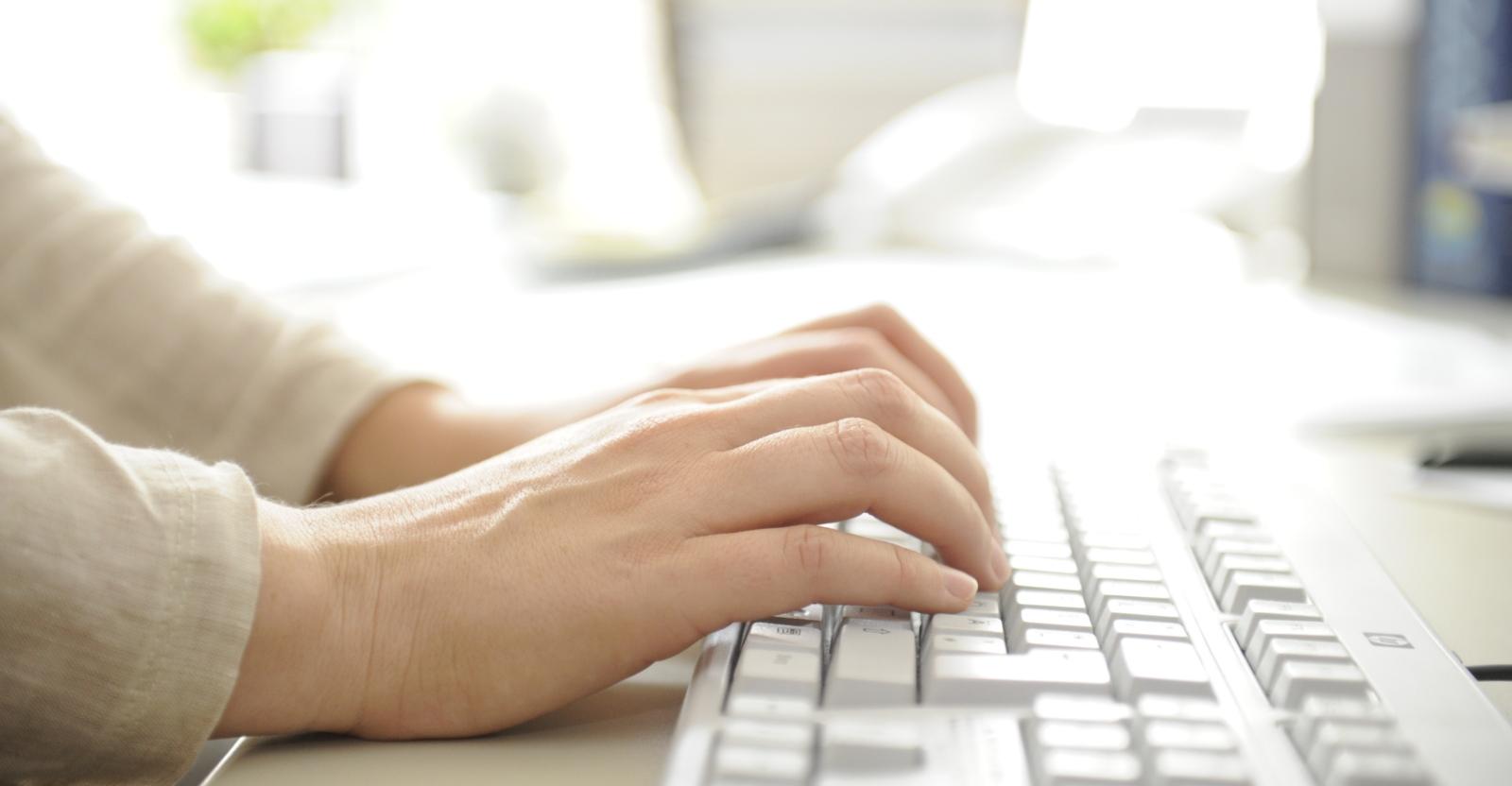 Diözesantag Öffentlichkeitsarbeit 2019 Maternushaus Köln Kardinal-Frings-Str. 1-3  Blickwechsel  Tastatur, schreiben, bearbeiten, formatieren, drucken, lesen und darüber nachdenken Ex-Bild-DB-ID: 8506 (c) Erzbistum Köln / Kasiske Diözesantag Öffentlichkeitsarbeit 2019 Maternushaus Köln Kardinal-Frings-Str. 1-3  Blickwechsel  Tastatur, schreiben, bearbeiten, formatieren, drucken, lesen und darüber nachdenken Ex-Bild-DB-ID: 8506