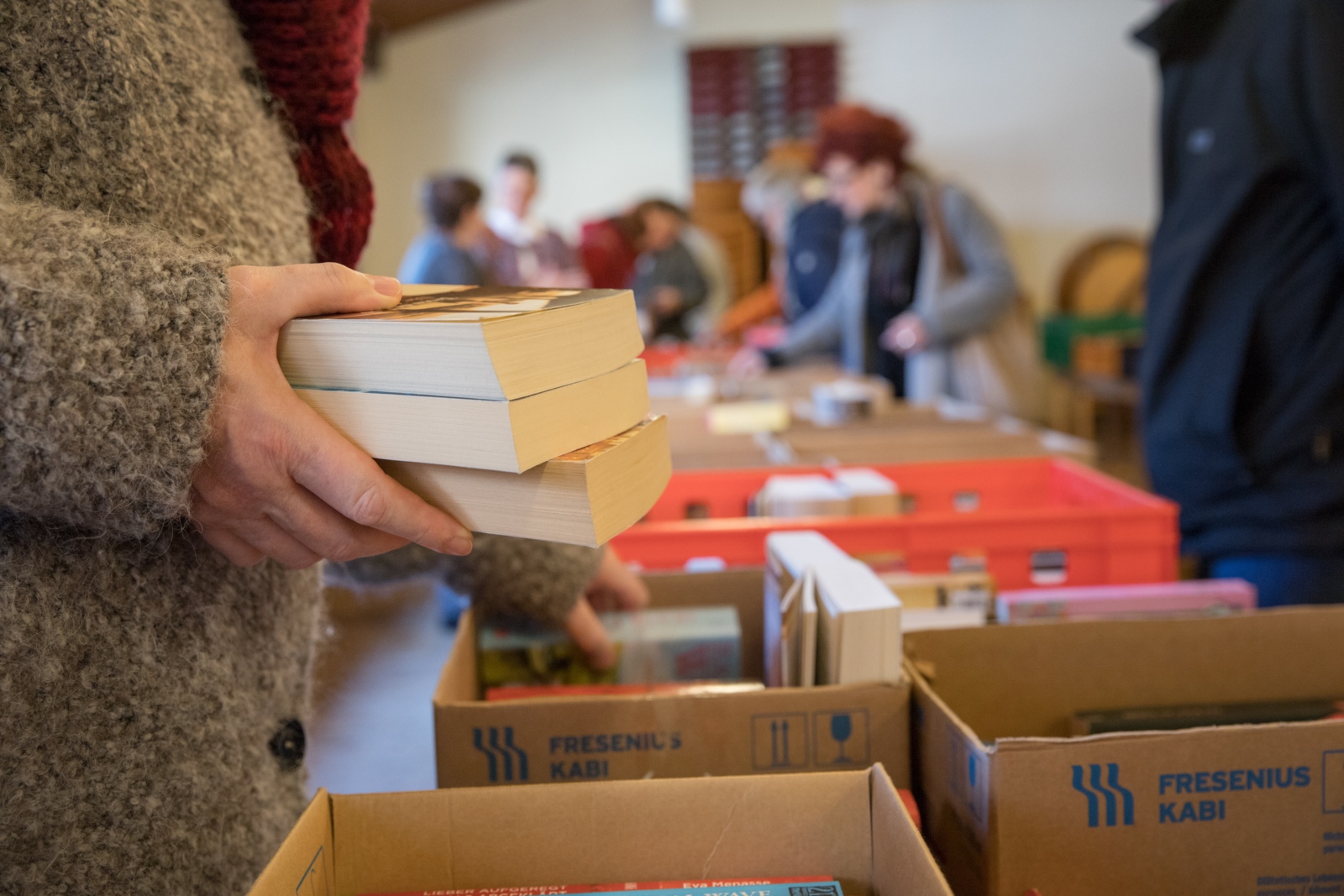 Bücherflohmarkt, der Katholische Öffentliche Bücherei (KÖB) im Pfarrsaal