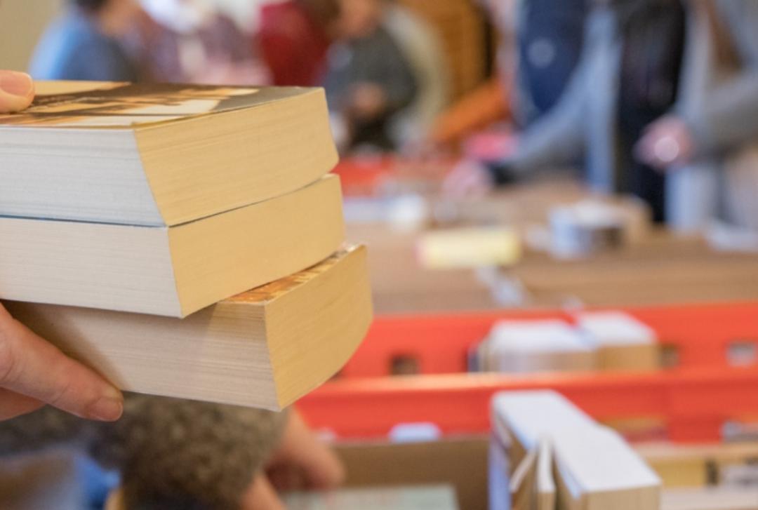 Bücherflohmarkt, der Katholische Öffentliche Bücherei (KÖB) im Pfarrsaal (c) Luis Rüsing - Capture Life Bücherflohmarkt, der Katholische Öffentliche Bücherei (KÖB) im Pfarrsaal