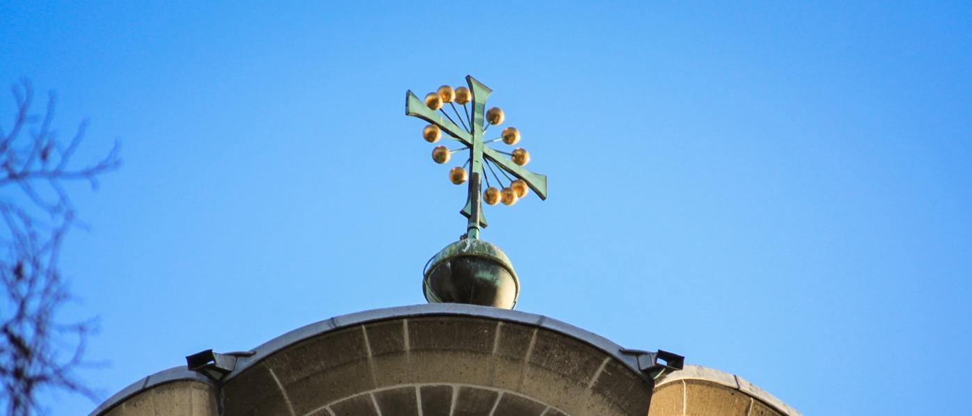 St. Aposteln ist eine von zwölf großen romanischen Kirchen in der Altstadt Kölns. Die dreischiffige Basilika St. Aposteln liegt im Zentrum von Köln am Neumarkt.  Sie ist die Pfarrkirche der Pfarrei St. Aposteln mit Ihren Kirchorten St. Andreas, St. Aposteln, St. Maria i.d. Kupfergasse, St. Kolumba, Groß St. Martin und der ehemaligen Dom-Pfarrei. Ex-Bild-DB-ID: 19025 (c) Luis Rüsing - Capture Life St. Aposteln ist eine von zwölf großen romanischen Kirchen in der Altstadt Kölns. Die dreischiffige Basilika St. Aposteln liegt im Zentrum von Köln am Neumarkt.  Sie ist die Pfarrkirche der Pfarrei St. Aposteln mit Ihren Kirchorten St. Andreas, St. Aposteln, St. Maria i.d. Kupfergasse, St. Kolumba, Groß St. Martin und der ehemaligen Dom-Pfarrei. Ex-Bild-DB-ID: 19025